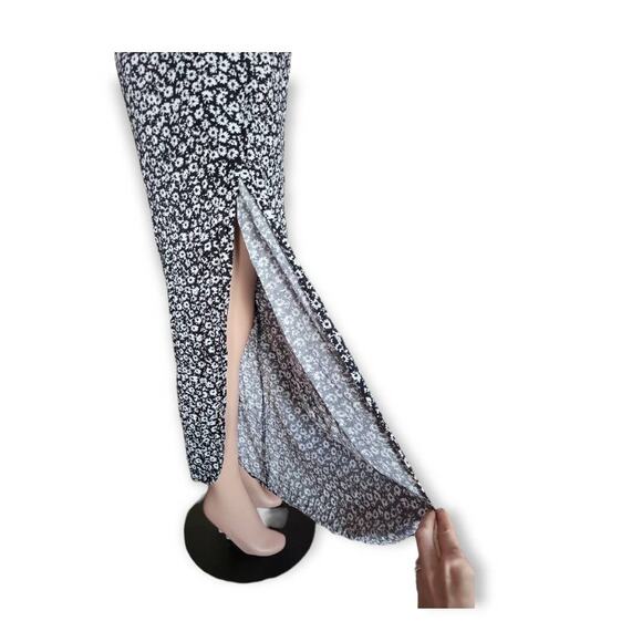 Urban OutfittersWide Leg Pants Women's Size Small Black Floral Print Fiesta Slit - Picture 9 of 11